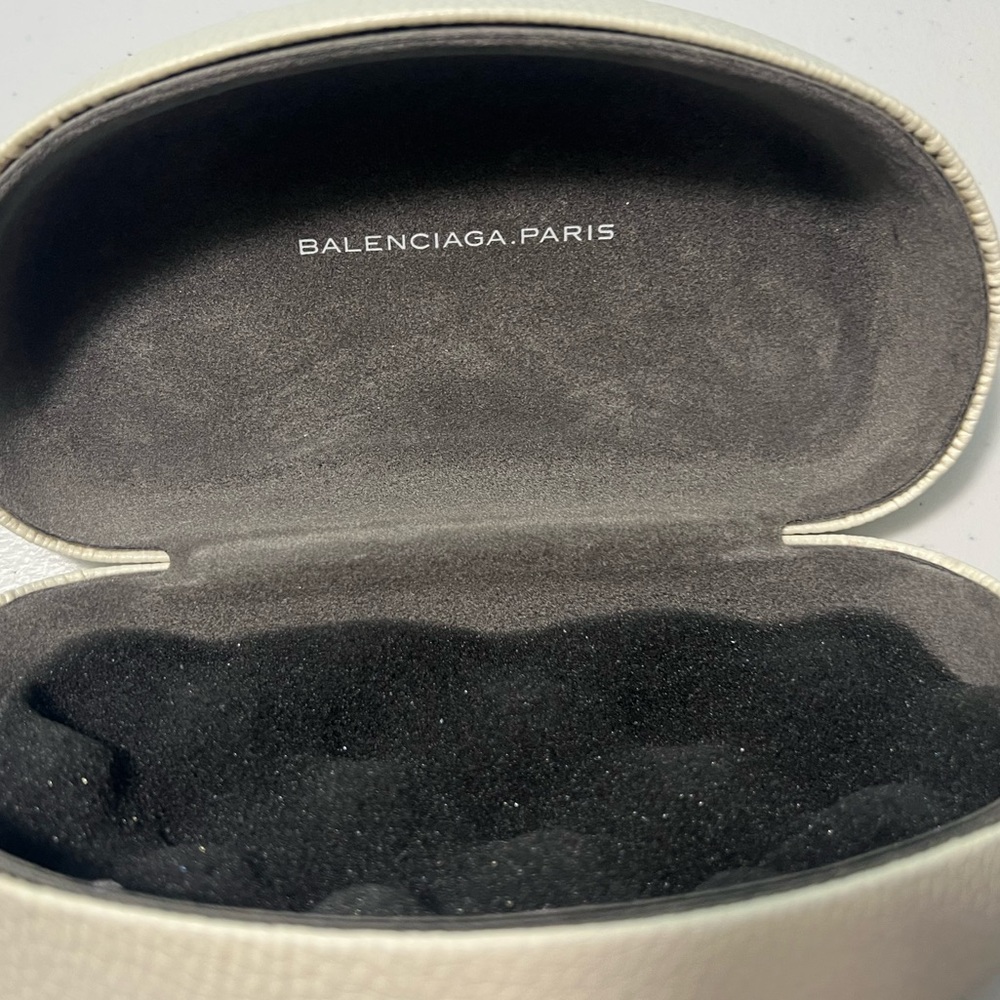 Balenciaga Oversize Sunglasses - Picture 11 of 17